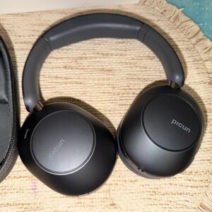 Over-Ear Wireless Headphones — Black